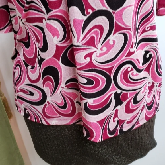 Kim & Co. Raspberry Print Top - Picture 5 of 7